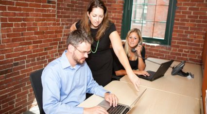 8 Ideas for Keeping Up With Education and Connecting With Other Educators